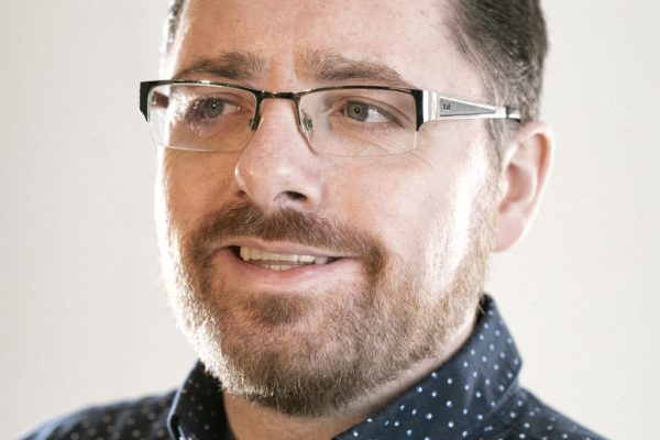 LIVE MUSIC NOW SONGS & SCONES | LOUIS MCTEGGART