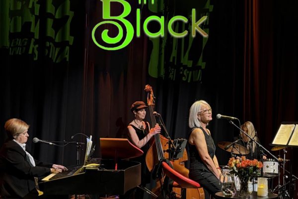 TWILIGHT SESSIONS | WOMEN IN BLACK